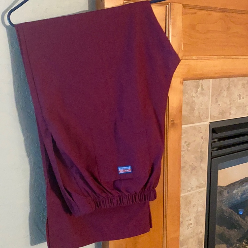 Women’s Cherokee scrub pants.